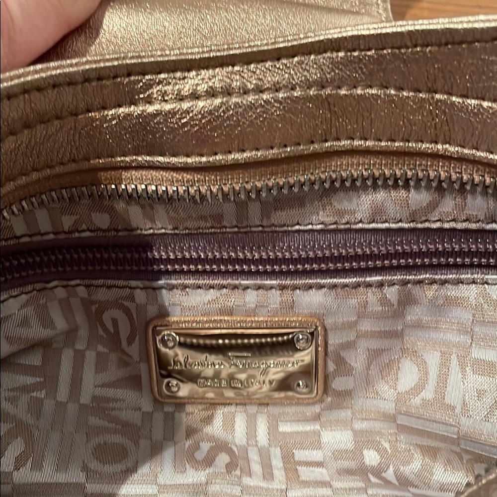 Salvatore Ferragamo  Luxurious Gold Shoulder Bag with Textured Leather - Picture 4 of 6